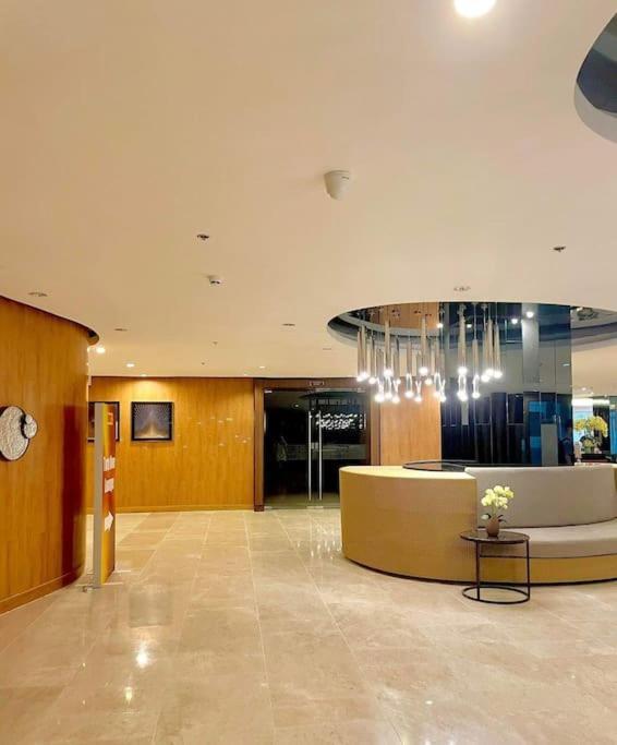 Fully Equipped 1Br Condo At Shore2 Near To Moa Manila Bagian luar foto